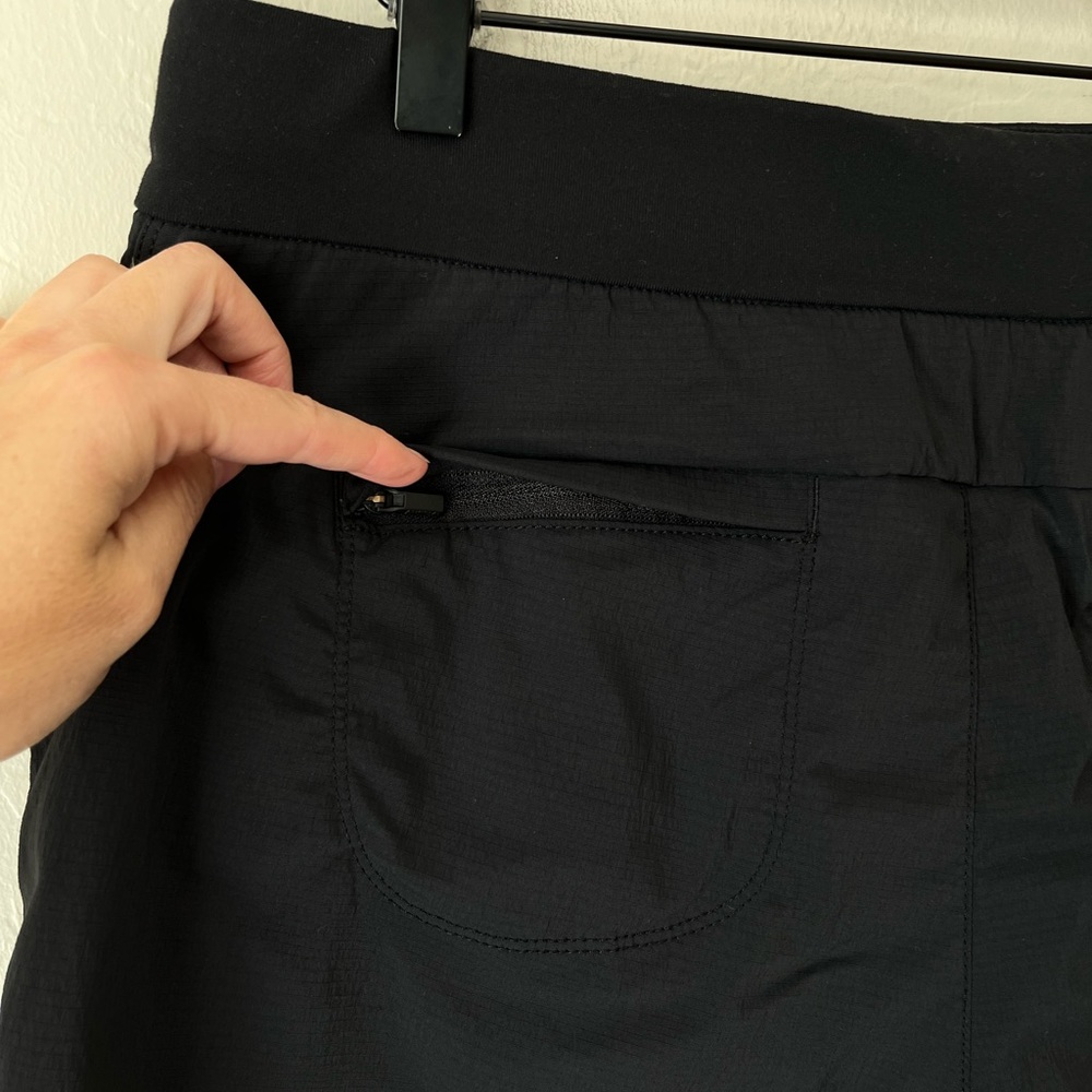 Athleta Trekkie shorts black 6 - Picture 8 of 8